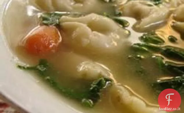 Zuppa di tortellini di spinaci