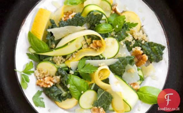 Insalata di cavolo e zucca estiva con quinoa e limone