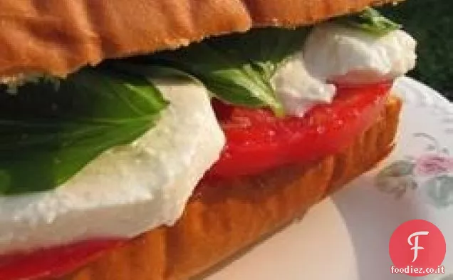 Panino con Basilico, Pomodoro e Mozzarella