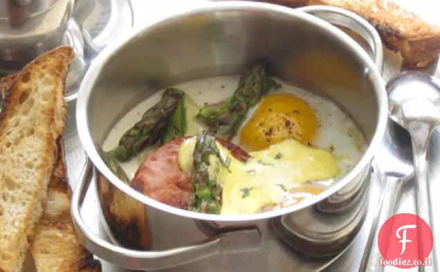Uova arricciate con salsa Benedict Arnold