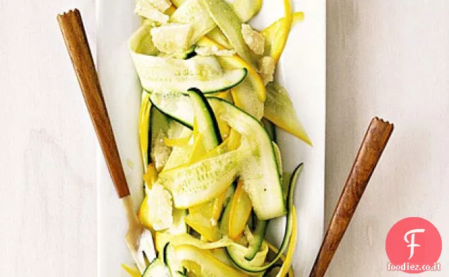 Nastri di zucca estivi con limone e parmigiano