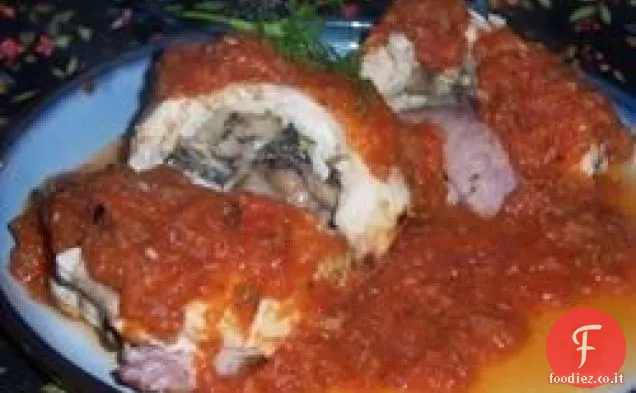 Rollitos de Pollo en Salsa de Guajillo (Involtini di pollo in salsa di pepe Guajillo)