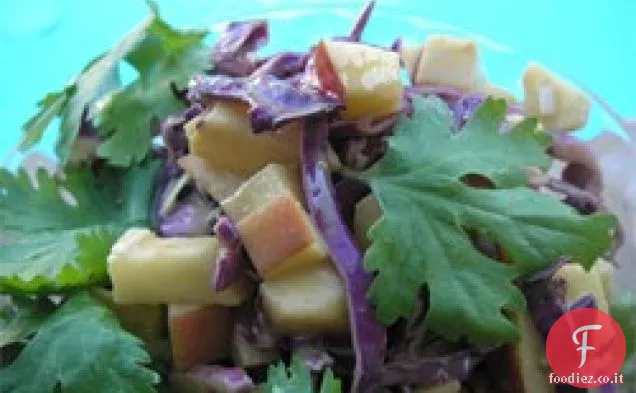 Slaw mela viola con salsa di burro di arachidi