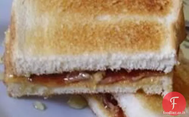 Panino al burro di arachidi, pancetta e miele