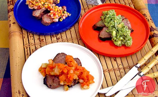 Piccante alla griglia Tri-Tip con un trio di salsa
