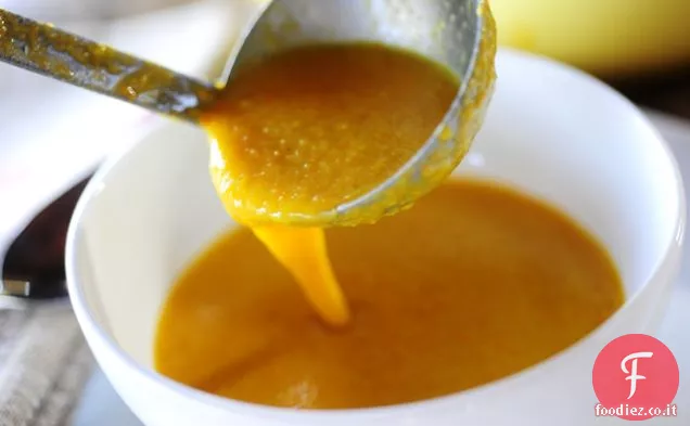 Zuppa di curry di carote e zucca