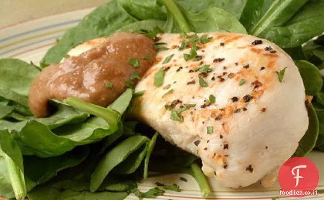 Petti di pollo saltati con salsa di noci cremosa