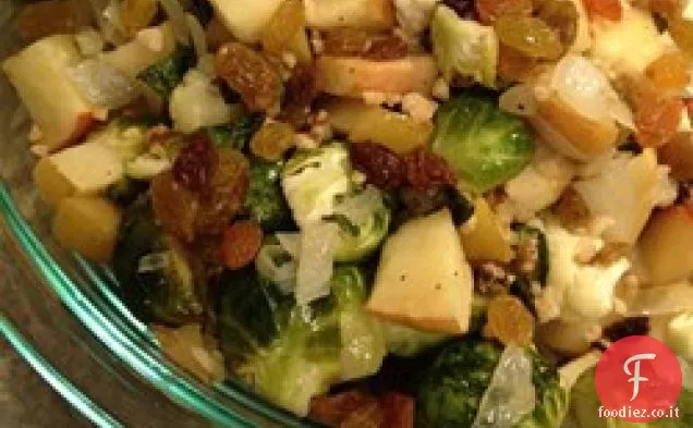 Cavoletti di Bruxelles arrostiti con mele, uvetta dorata e noci