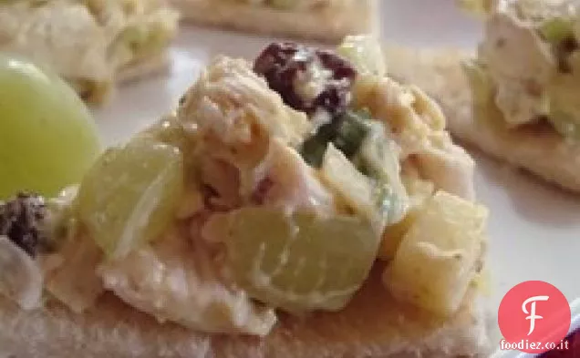 Insalata di pollo al curry fruttato