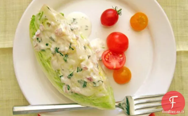 Insalata di cuneo Iceberg con condimento cremoso al latticello