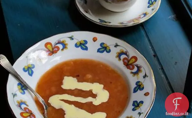 Porridge di prugne norvegese con salsa alla vaniglia