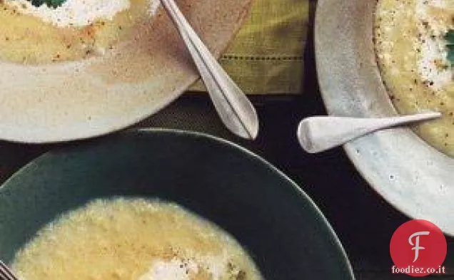 Zuppa di mais bianco dolce di Joan Munson con ricetta di purea di Poblano
