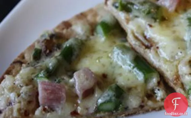 Pizza con Prosciutto, Asparagi e Ricotta