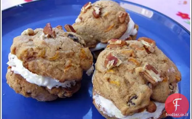 Torta di carote Biscotti con ripieno di crema di formaggio ananas