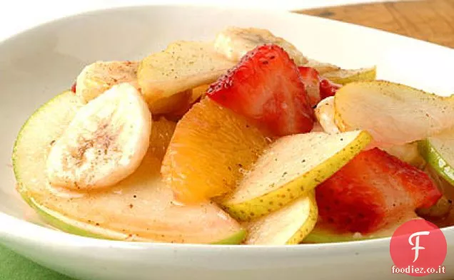 Macedonia di frutta fresca con sciroppo di noce moscata e cannella