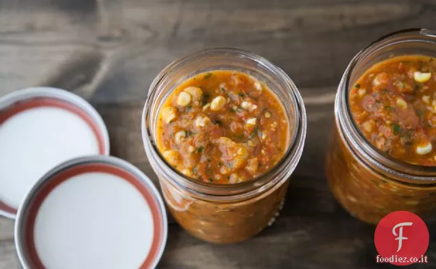 Salsa di pomodoro e mais arrosto