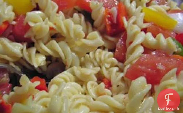 Insalata di pasta Vegetariana italiana
