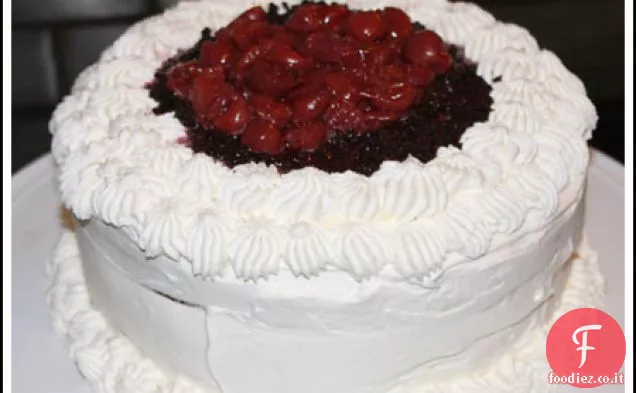 Torta di velluto rosso con glassa di crema di formaggio
