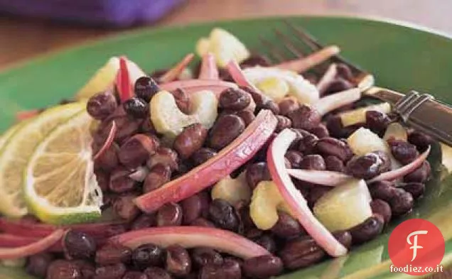 Insalata di fagioli neri con condimento al lime e cumino