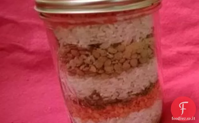Zuppa di riso e lenticchie in un barattolo