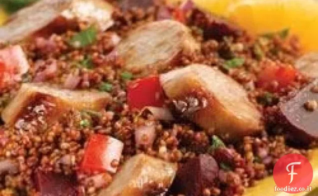 Insalata di quinoa rossa Inca con salsiccia di pollo alla mela dolce