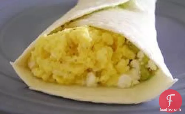 Facile uovo e Avocado Colazione Burrito