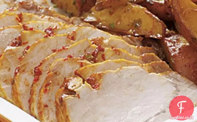 Arrosto di maiale con pasta di peperone rosso dolce e patate arrosto