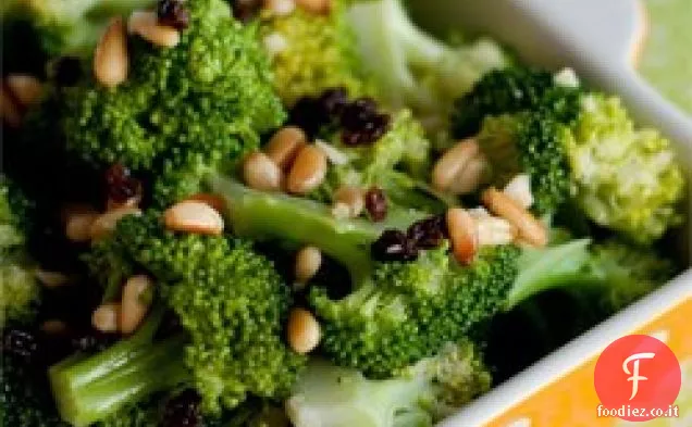 Insalata di broccoli all'aglio