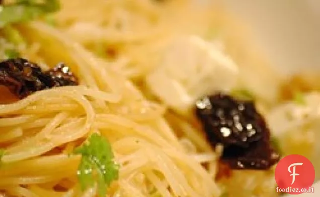 Capelli d'angelo con Feta e pomodori secchi