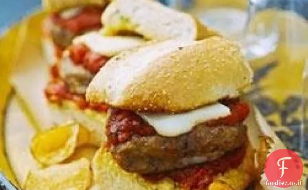 Hamburger italiani su pane tostato all'aglio