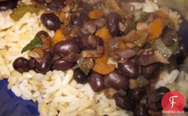 Fagioli neri e riso facili al rum