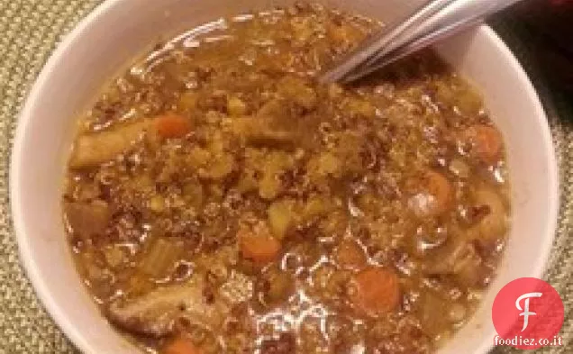 Zuppa di quinoa di lenticchie vegane speziate