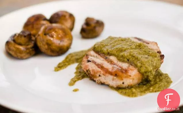 Braciola di maiale disossata con Tomatillo e salsa di pepe Poblano