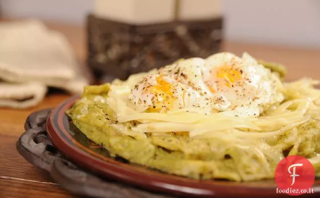 Dieci minuti di Avocado Tomatillo Chilaquiles