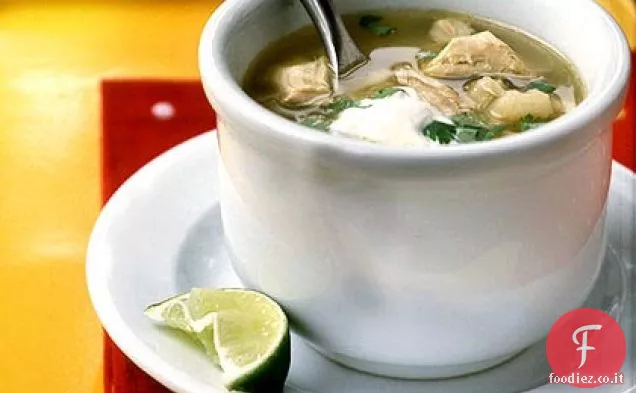 Posole (Tomatillo, pollo e zuppa Hominy)