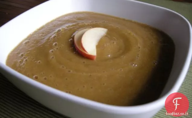 Zucca di ghianda e zuppa di mele