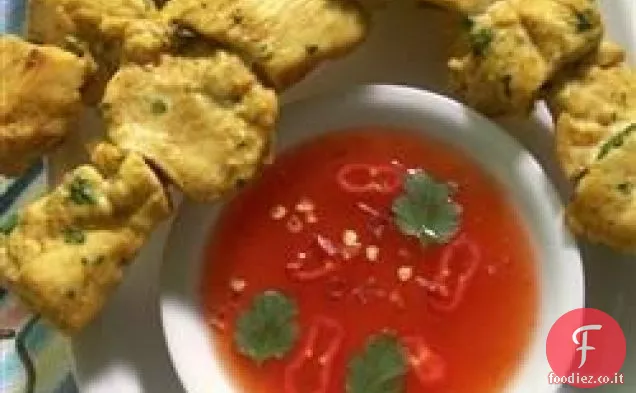 Pollo alla griglia tailandese con salsa di immersione dolce del Cile