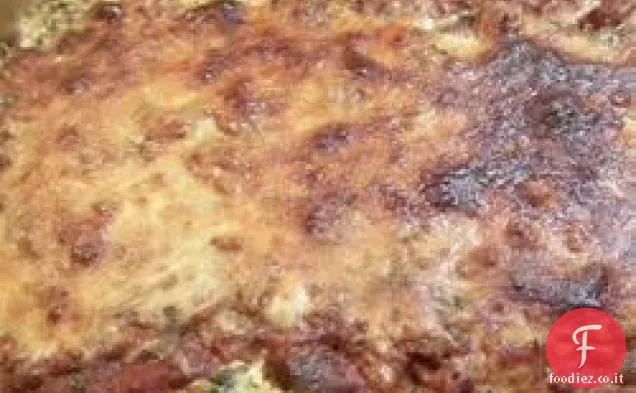 Spinaci, salsiccia e formaggio cuocere