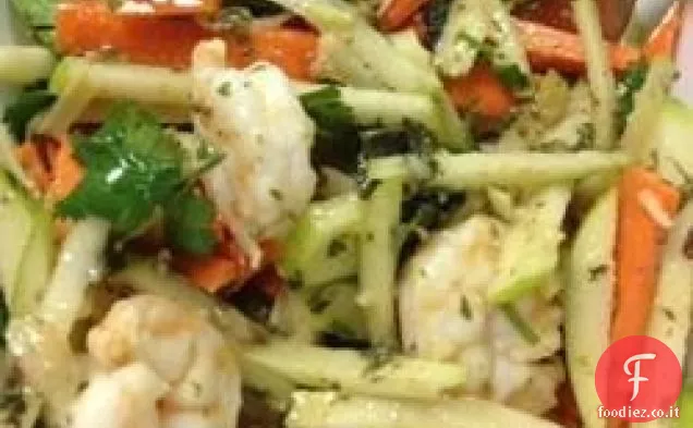Insalata di mela verde, jicama e gamberi con menta, citronella e condimento di Digione
