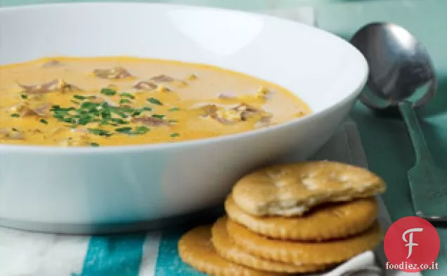 Cremosa zuppa di aglio in stile spagnolo
