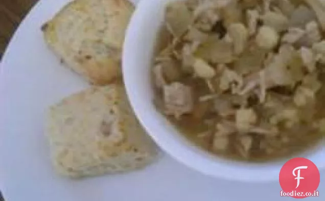 Posole fornello lento con carne di maiale e pollo