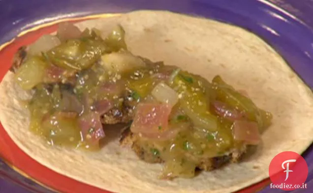 Messicano affettato speziato di maiale morbido Tacos con Texas forno patatine fritte