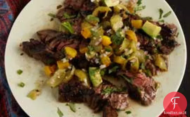 Margarita-Skirt Steak marinato con salsa di Tomatillo alla griglia