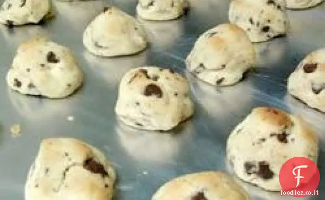 Biscotti al bacio con gocce di cioccolato