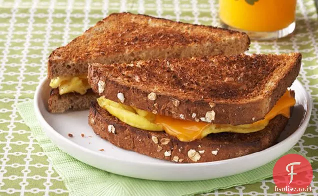 Panino con uova strapazzate per andare