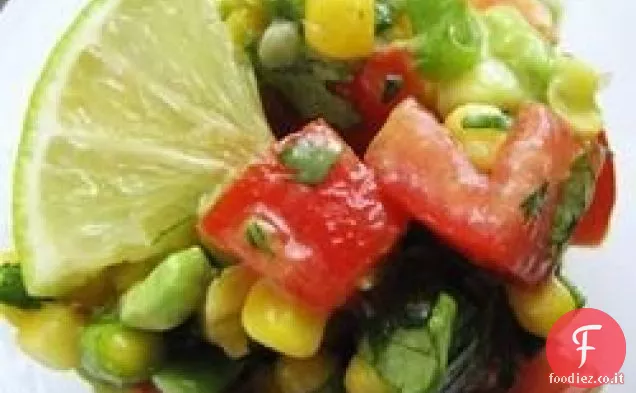 Insalata di avocado di mais con salsa di lime