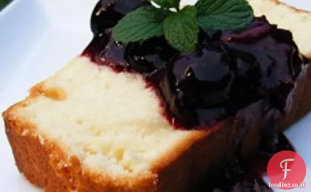 Panna acida Torta al limone con composta di ciliegie