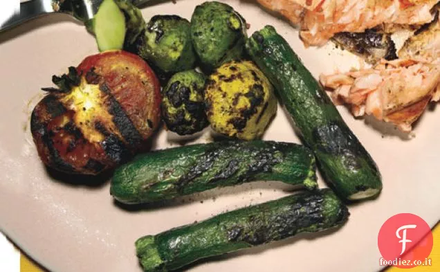 Zucchine per bambini con vesciche, zucca pattypan per bambini e toma alla griglia