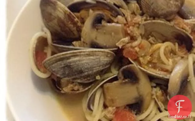 Salsa di vongole con Linguine