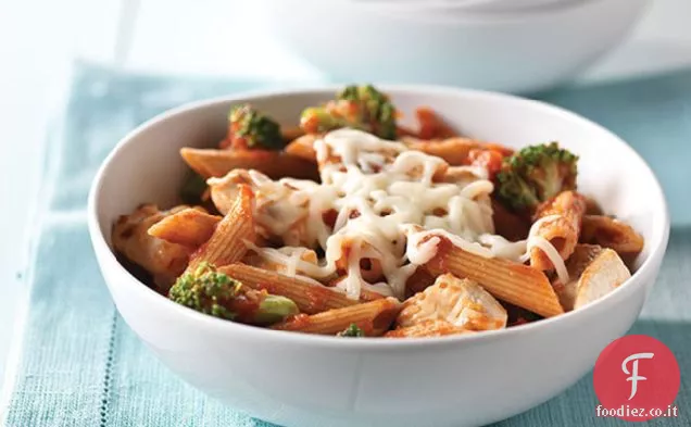 Broccoli freschi e pollo pasta Toss